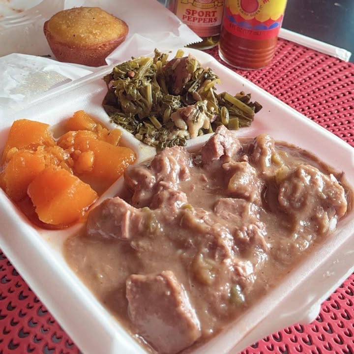 Bully's Soul Food Restaurant logo