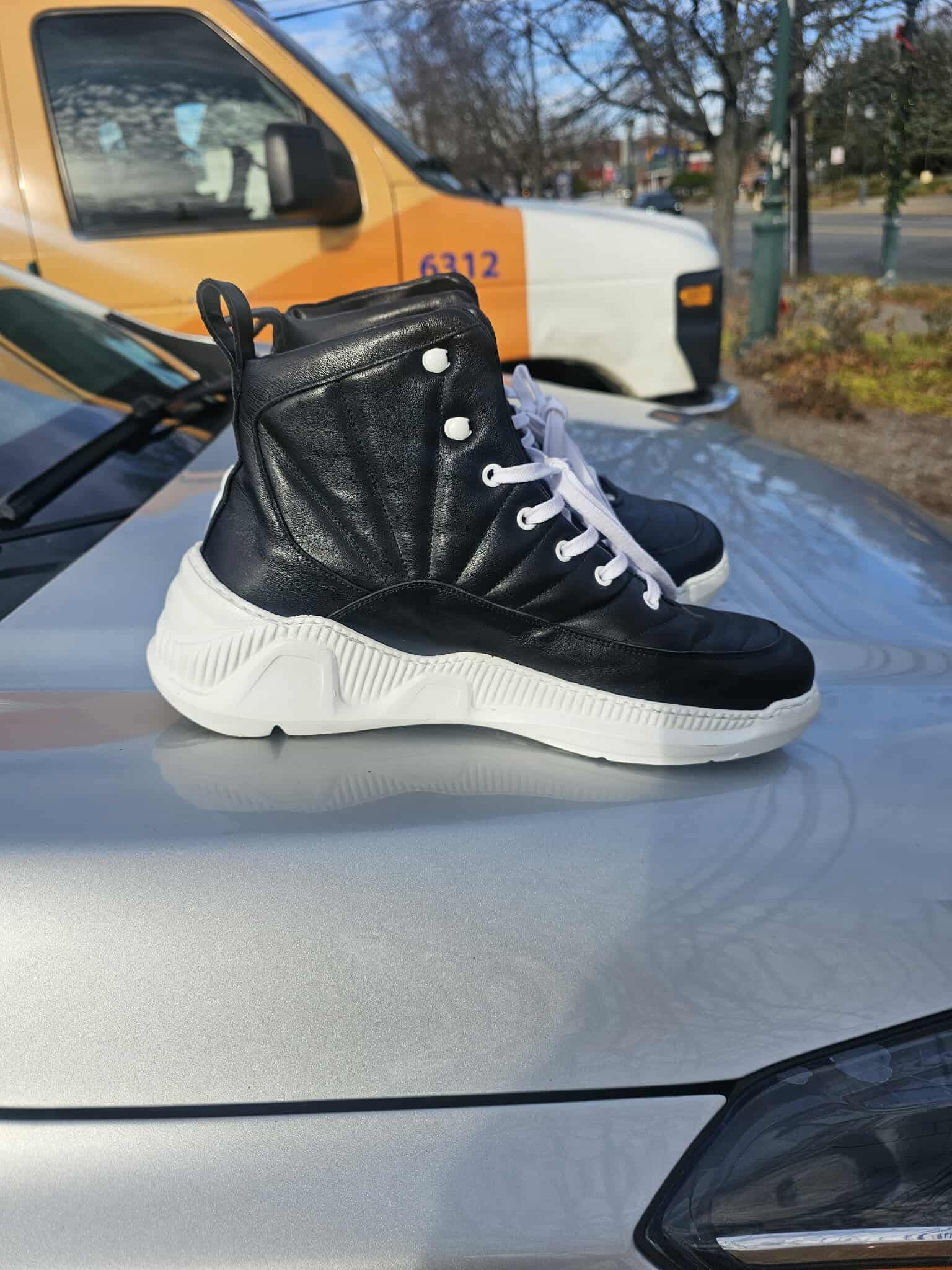 Wolf of Fitness Sneakers 